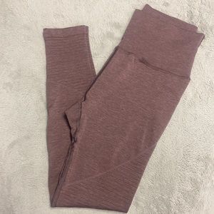 Like new, amazing condition! Material is amazing, great quality.